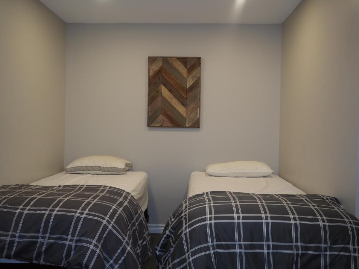 Chalet Gateside Modern Rustic 6-bedroom With Hot Tub, Near The Village