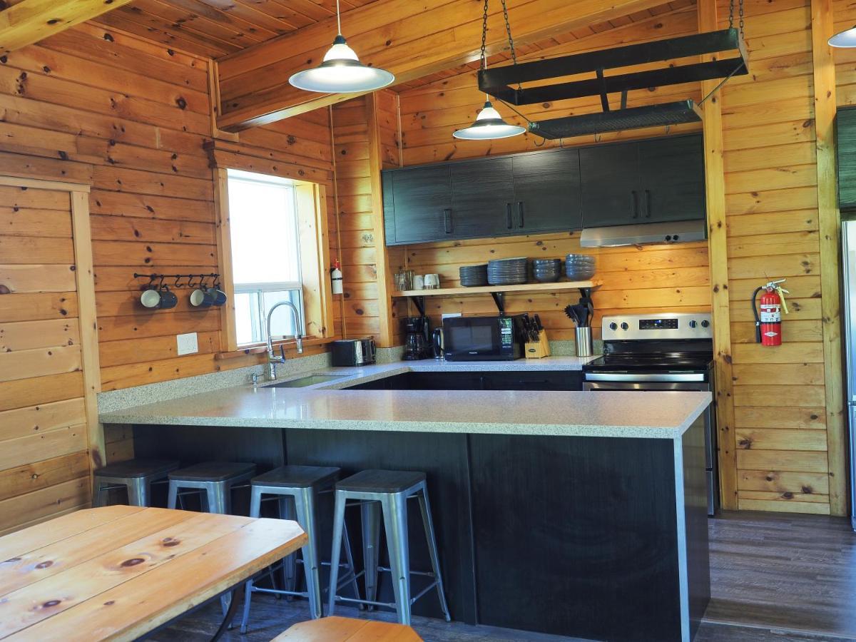 Chalet Gateside Modern Rustic 6-bedroom With Hot Tub, Near The Village Blue Mountains