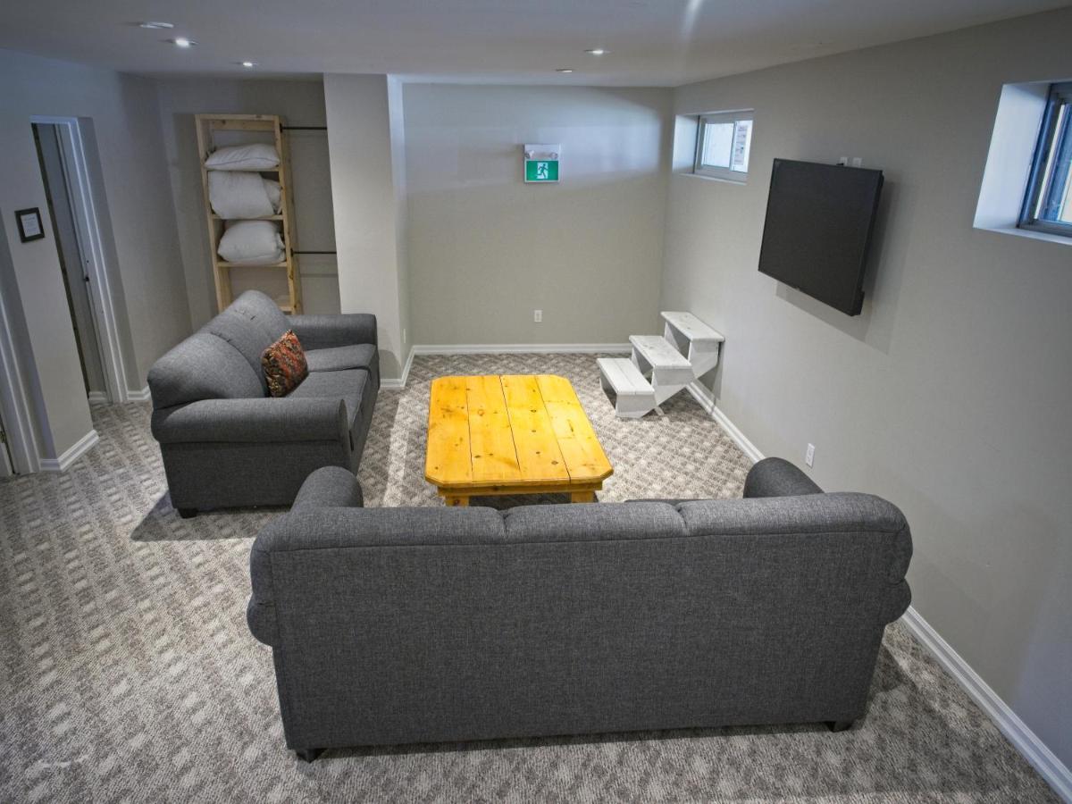 Gateside Expansive 6 Bedroom Hot Tub Near Village Blue Mountain Chalet *