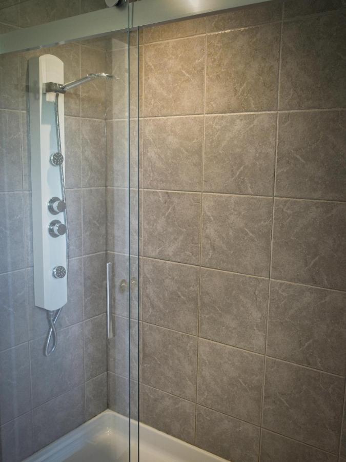 Gateside Expansive 6 Bedroom Hot Tub Near Village Blue Mountain * Blue Mountains