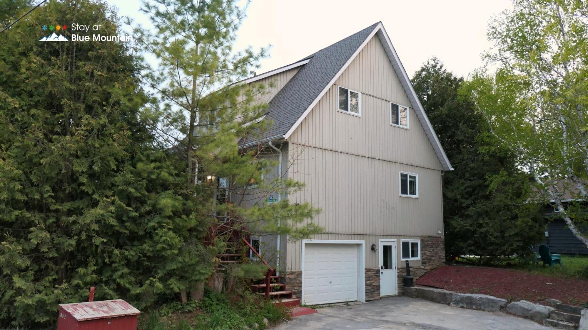 Chalet 5 Bedrooms, Mountain Views, Steps From Blue Mountain Village, Hot Tub, Bbq Blue Mountains
