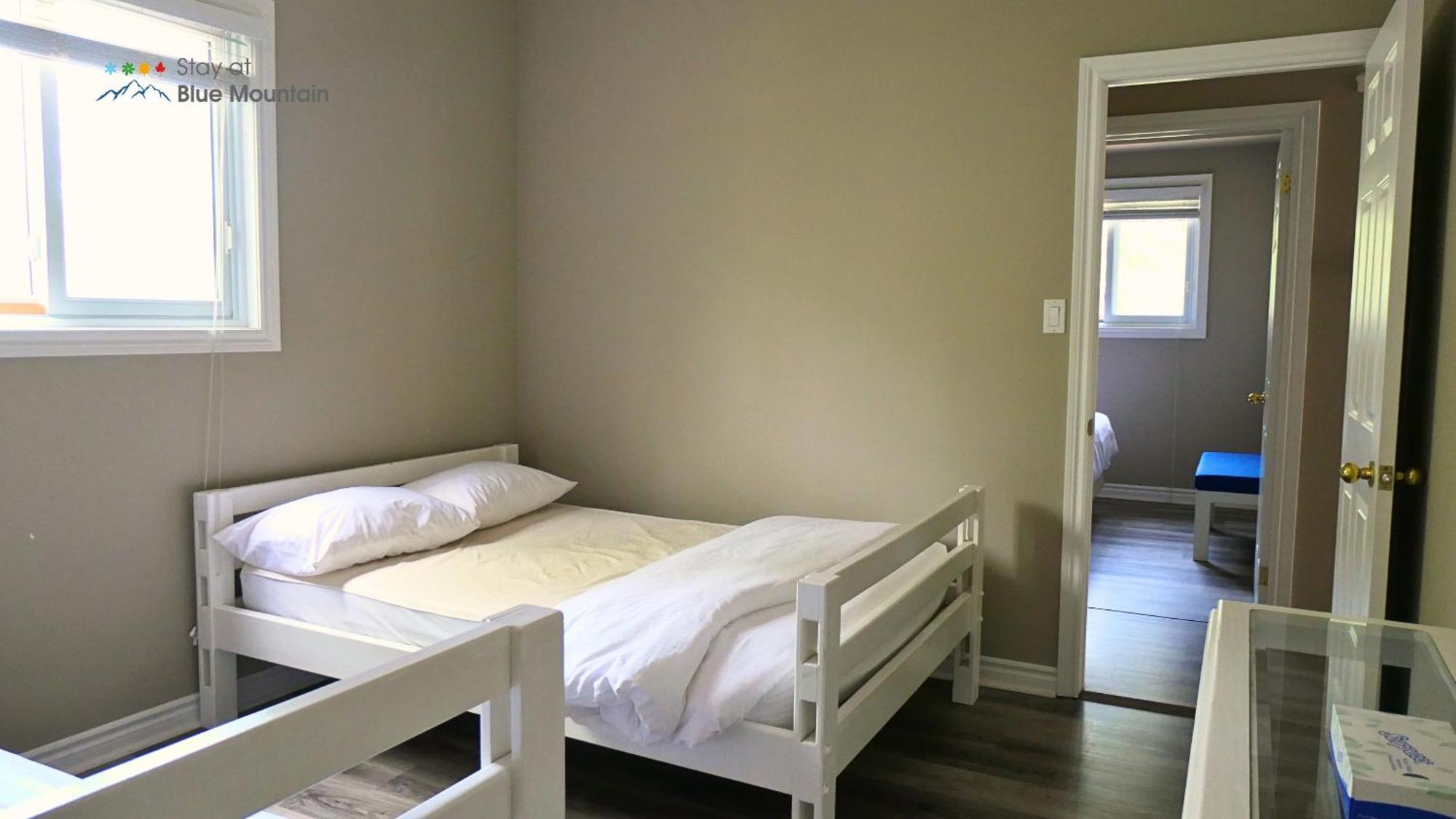 5 Bedrooms, Mountain Views, Steps From Blue Mountain Village, Hot Tub, Bbq *