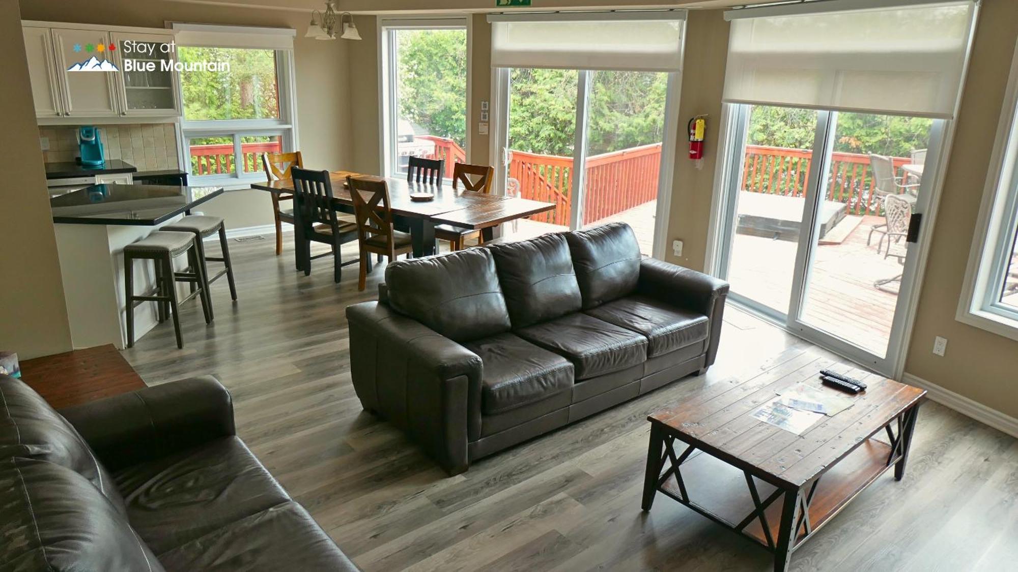 Chalet 5 Bedrooms, Mountain Views, Steps From Blue Mountain Village, Hot Tub, Bbq