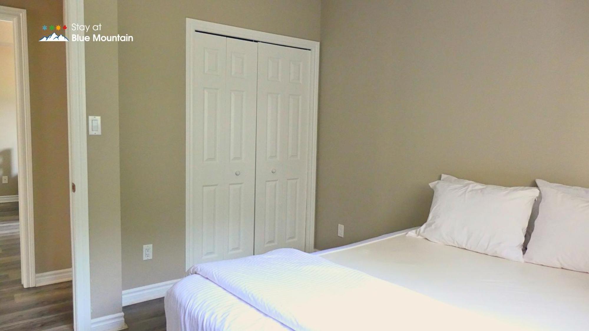 5 Bedrooms, Mountain Views, Steps From Blue Mountain Village, Hot Tub, Bbq *