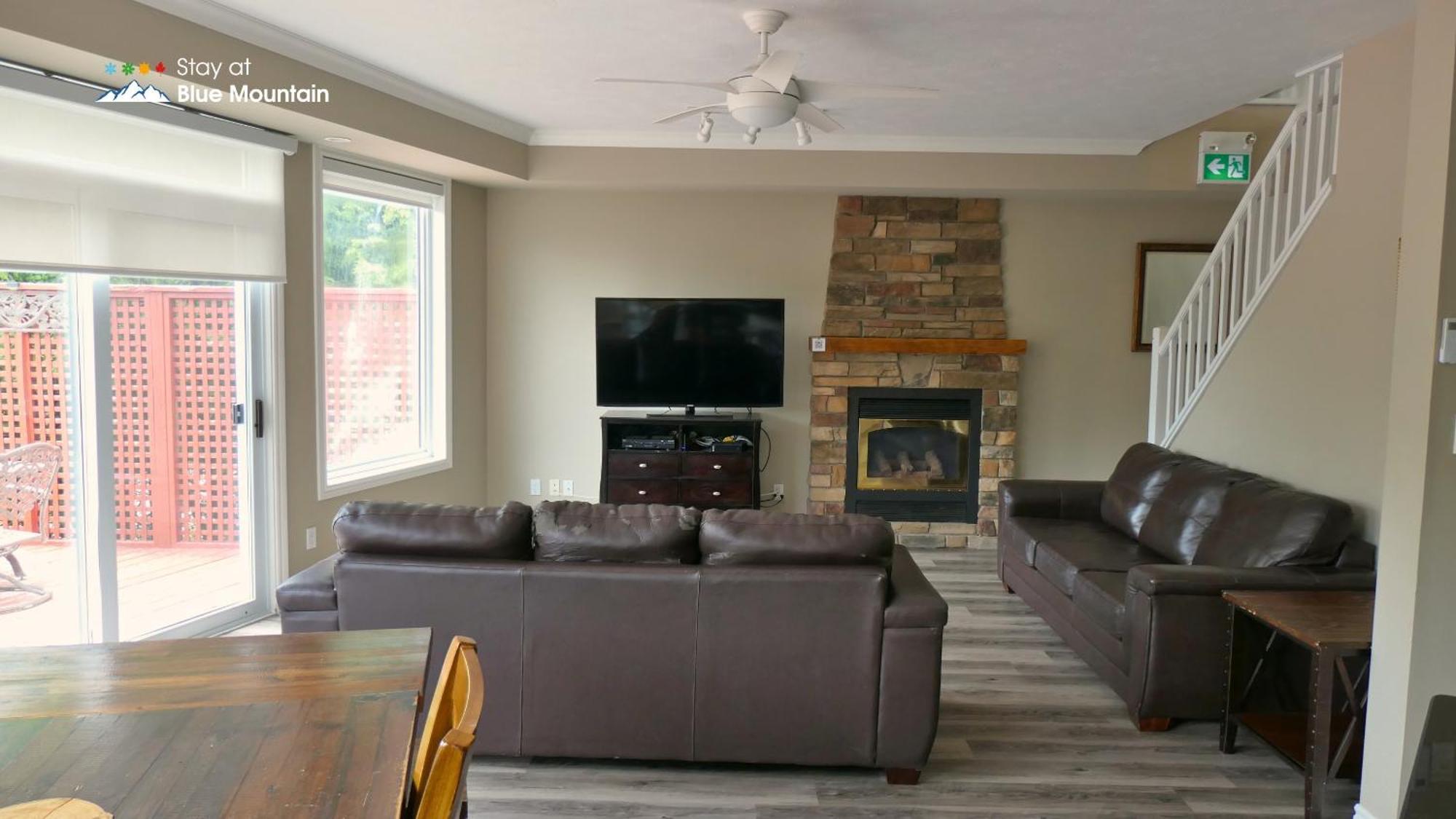 Chalet 5 Bedrooms, Mountain Views, Steps From Blue Mountain Village, Hot Tub, Bbq