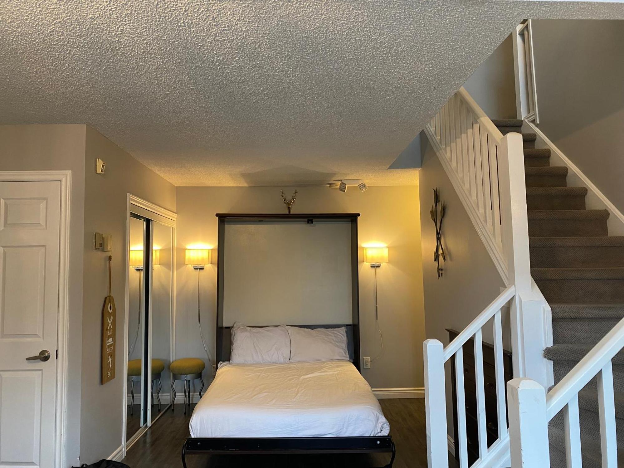 Blue Mountain 2 Story Loft *