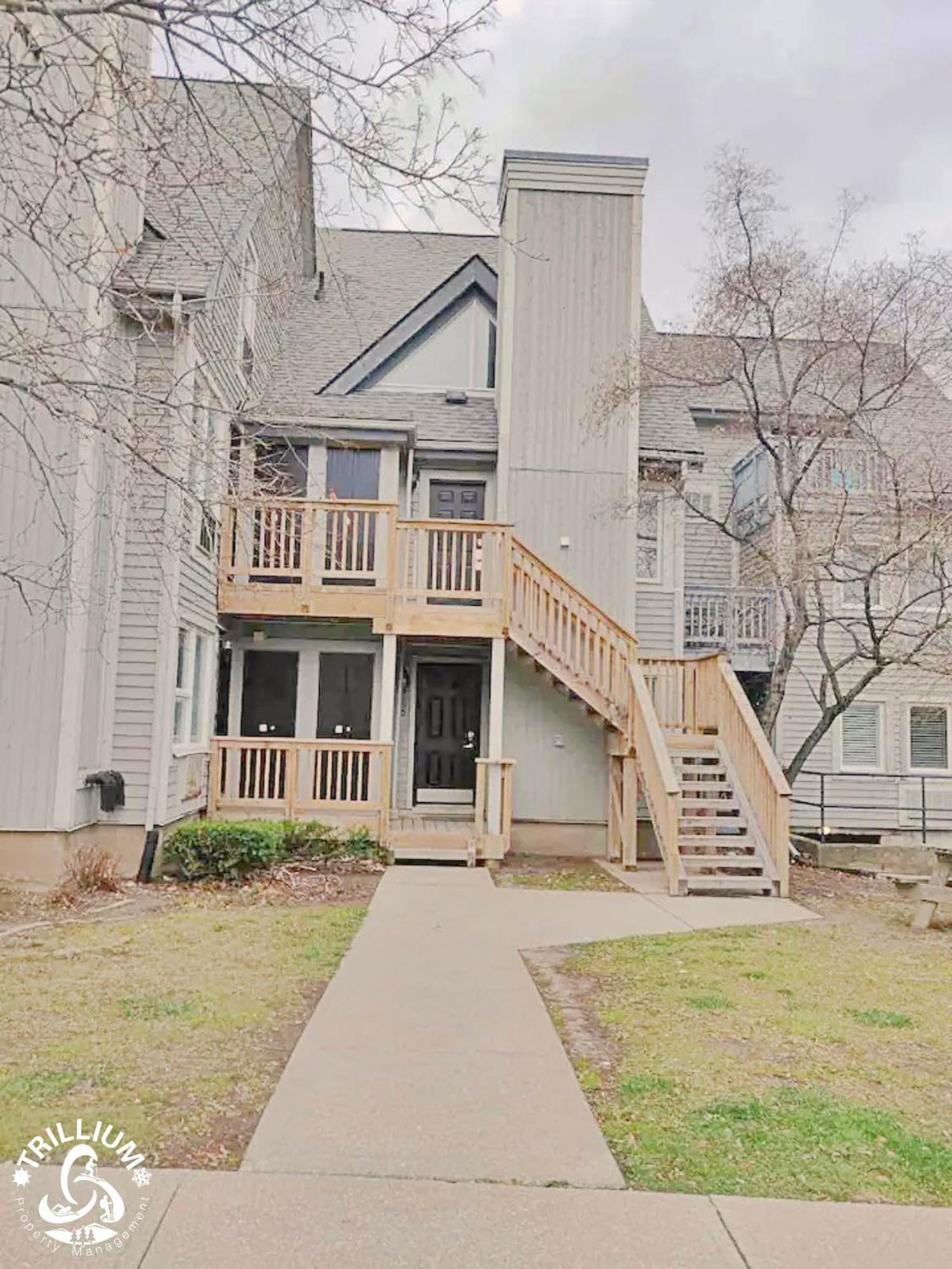 Blue Mountain, Collingwood - Loft Condo, Sleeps 4 Blue Mountains