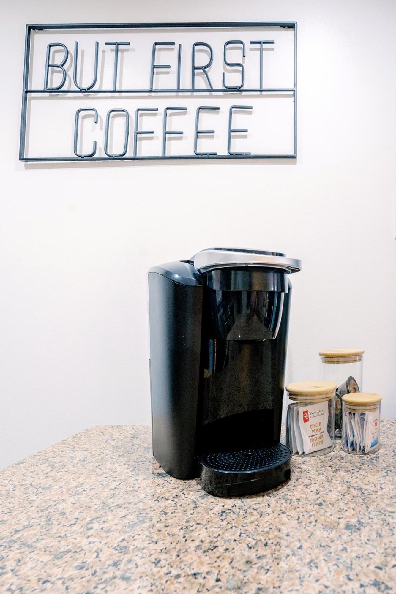 Trendy Blue Mountain Studio - King Bed, Free Coffee