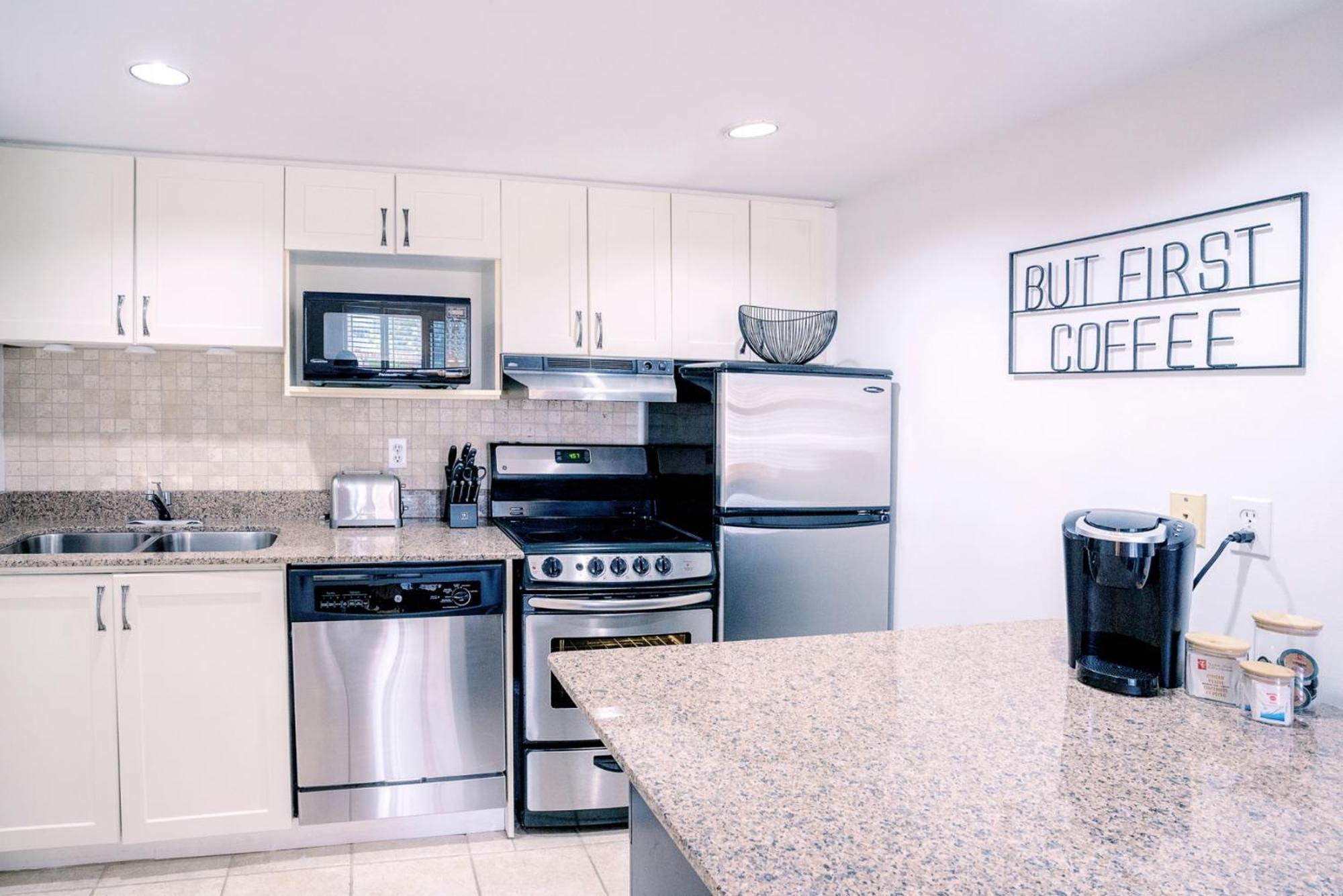 Apartment Trendy Blue Mountain Studio - King Bed, Free Coffee
