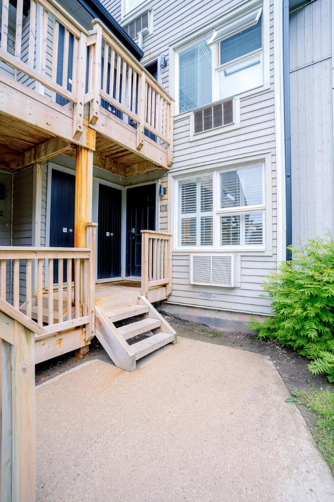 Apartment Trendy Blue Mountain Studio - King Bed, Free Coffee *
