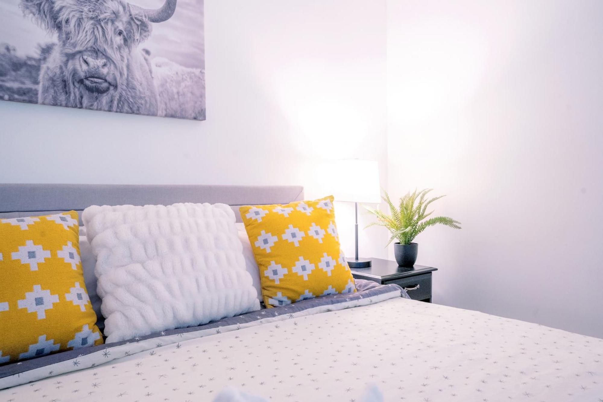 Trendy Blue Mountain Studio - King Bed, Free Coffee *