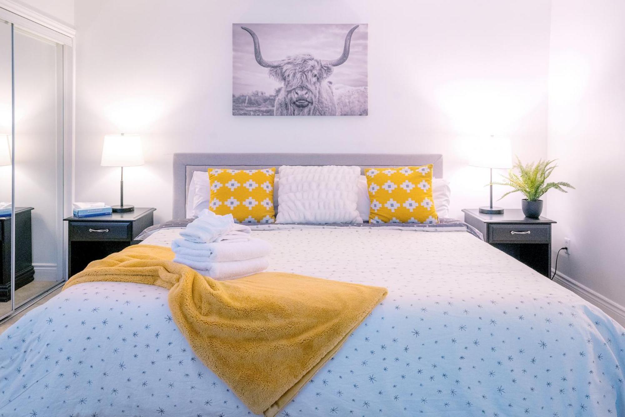 Trendy Blue Mountain Studio - King Bed, Free Coffee Apartment