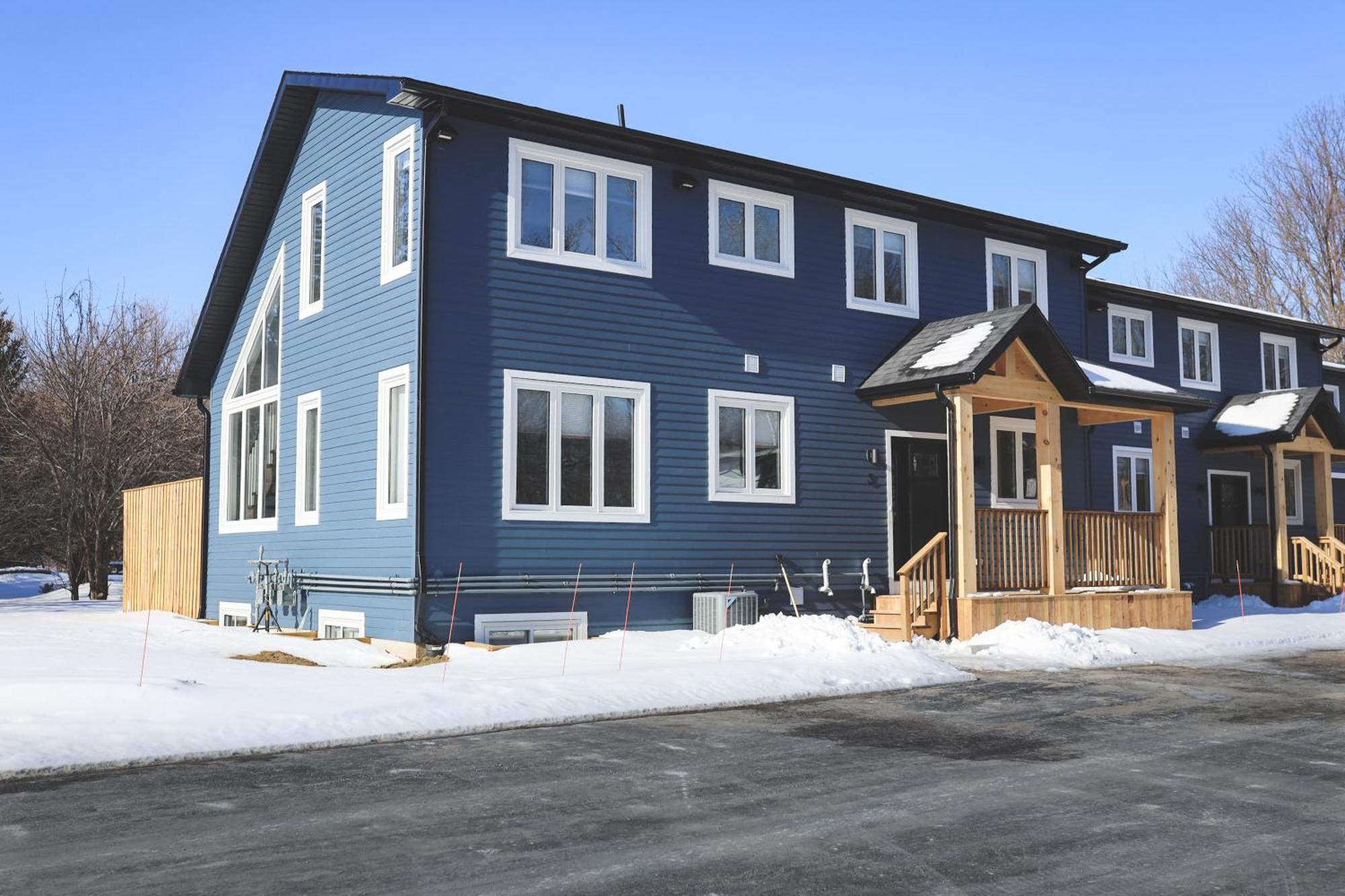 The Cottages At Blue Chalet *