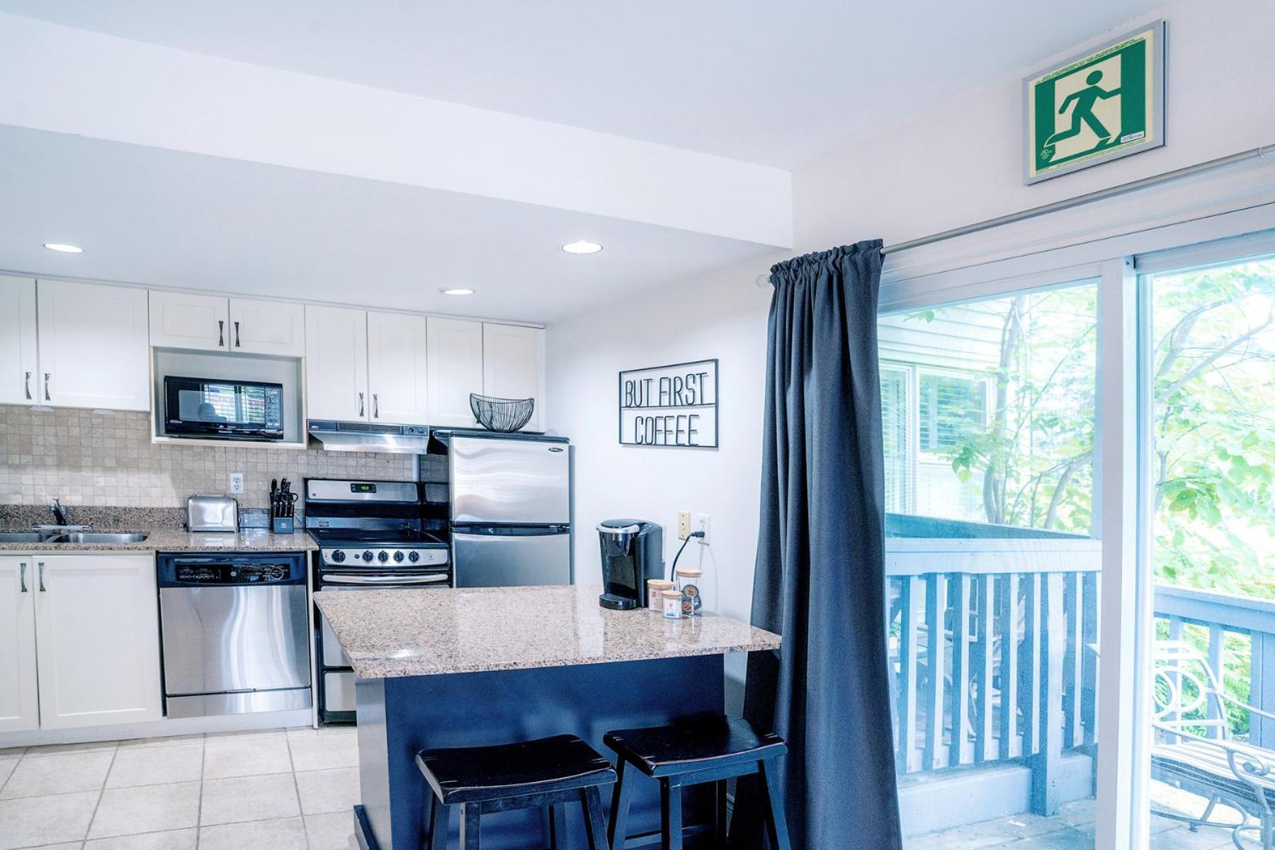 Gorgeous In Sleeps 4 Apartment *