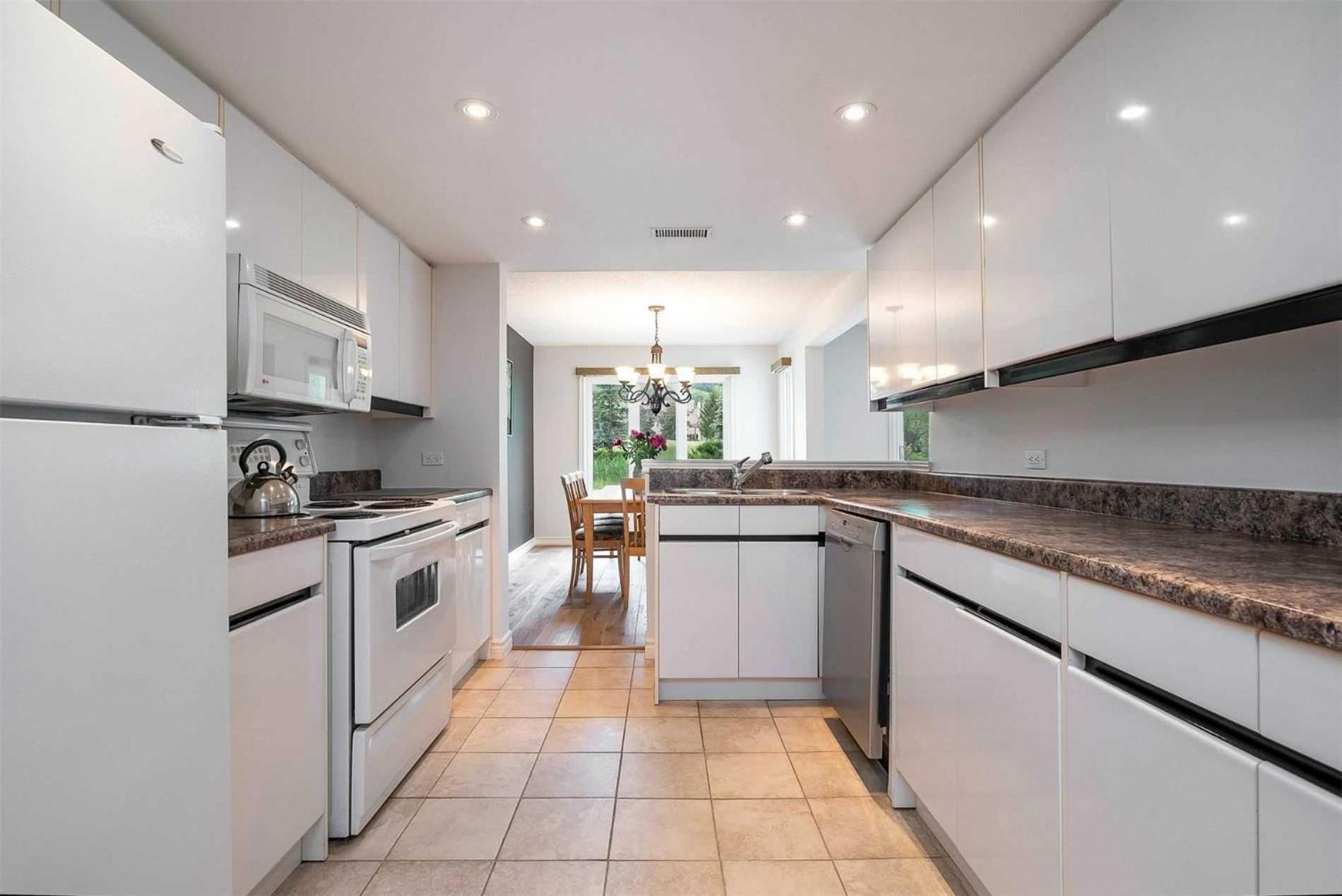 Luxurious Blue Mountain 3br & 3bth Walk-in To Village Holiday home Blue Mountains