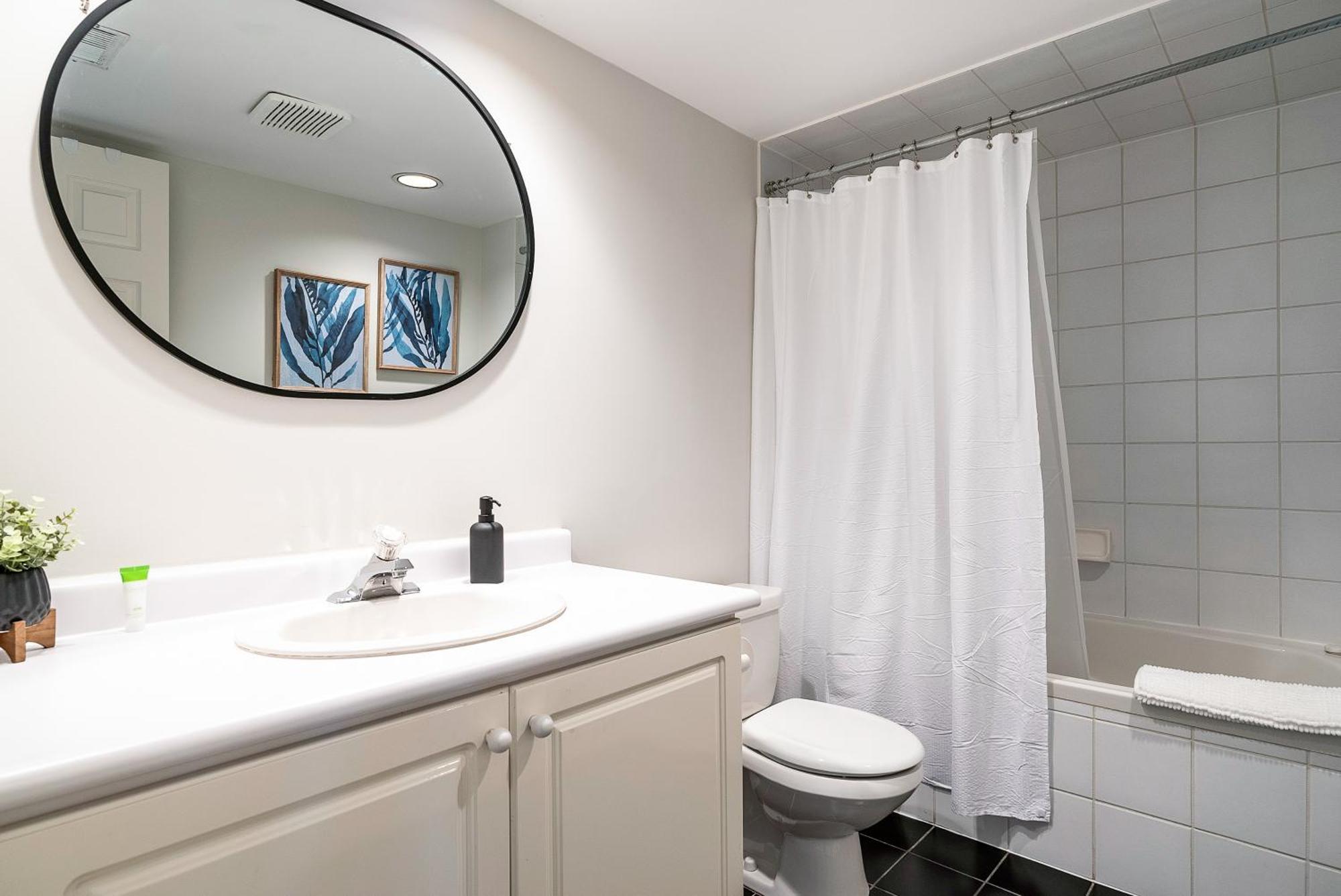 Luxurious Blue Mountain 3br & 3bth Walk-in To Village Holiday home
