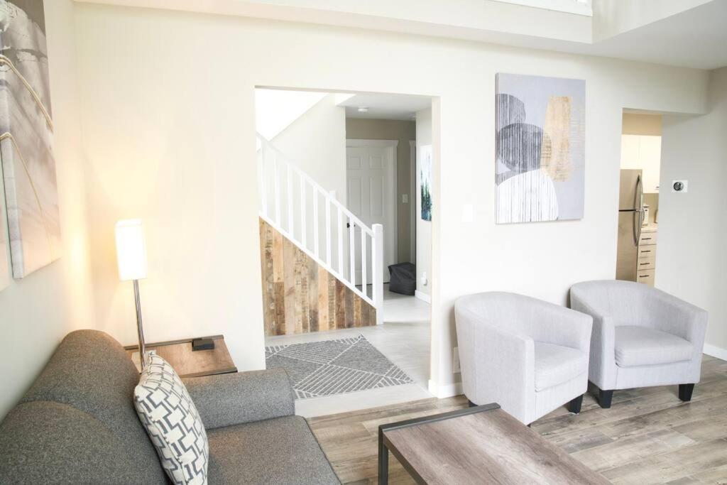 Cozy, 4 Bedroom Chalet, 10 Min Walk To Village *