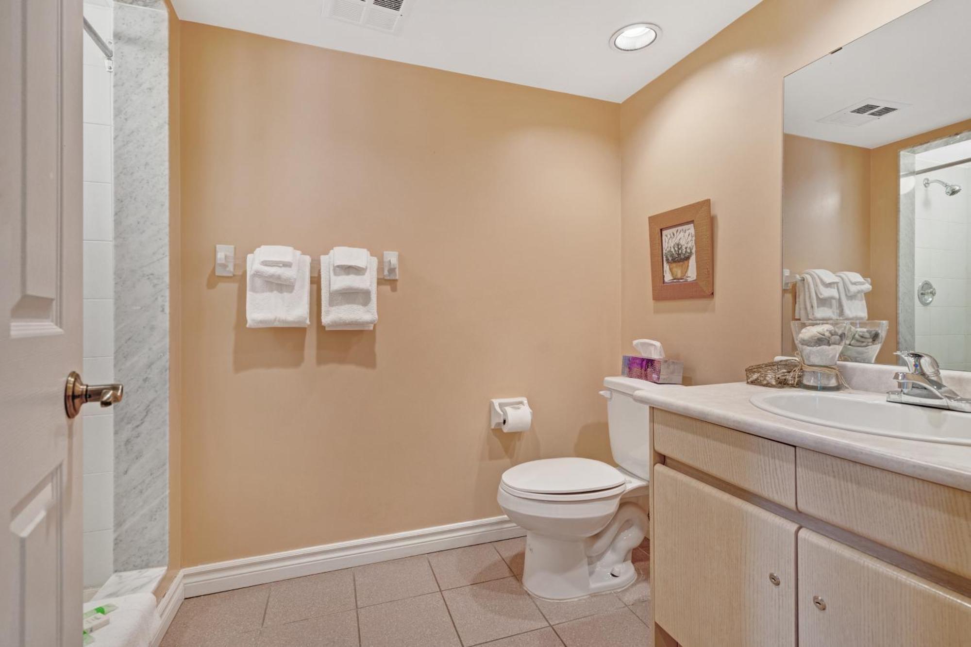 Sierra Lane 120 Apartment *