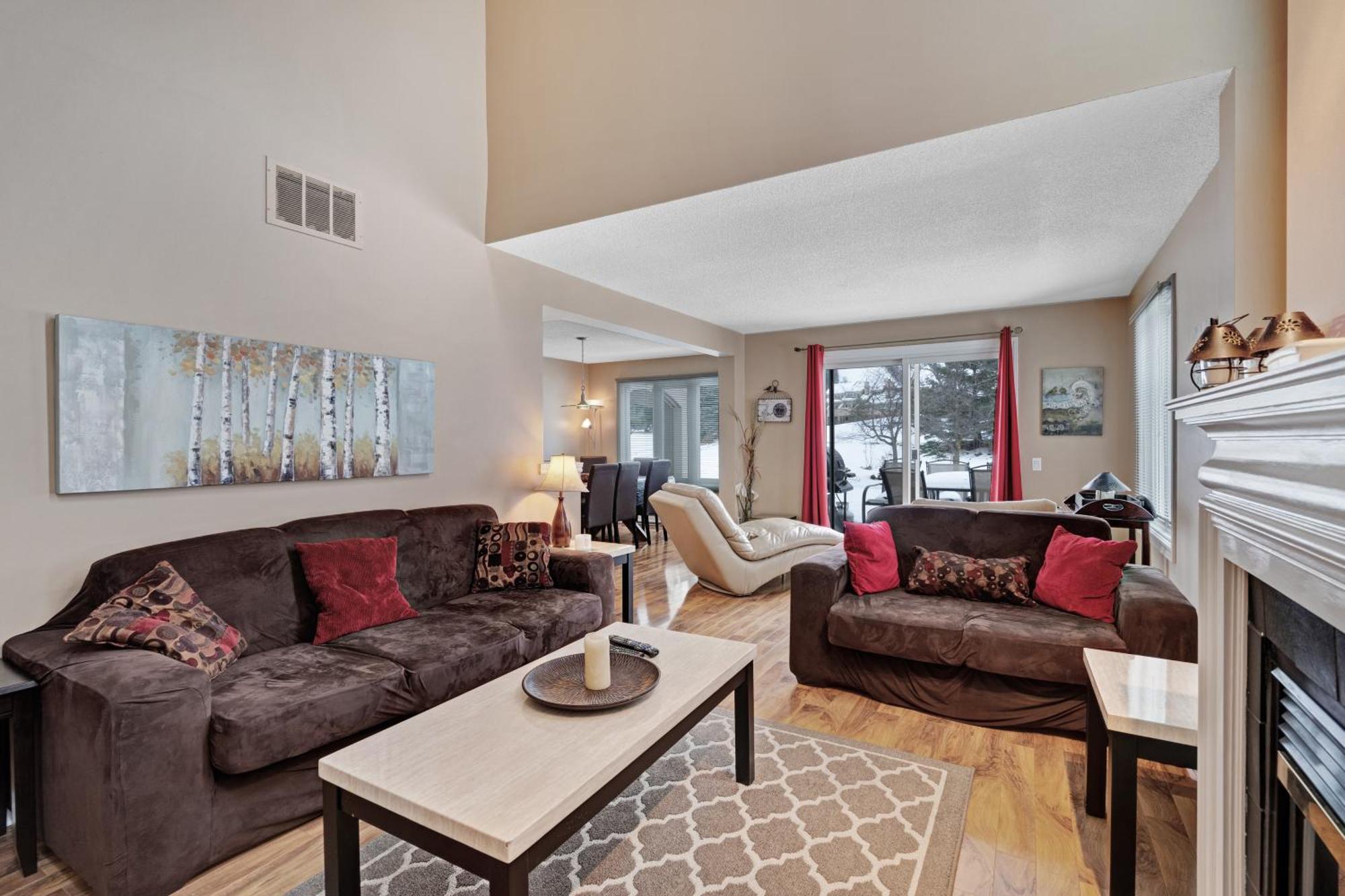 Sierra Lane 120 Apartment