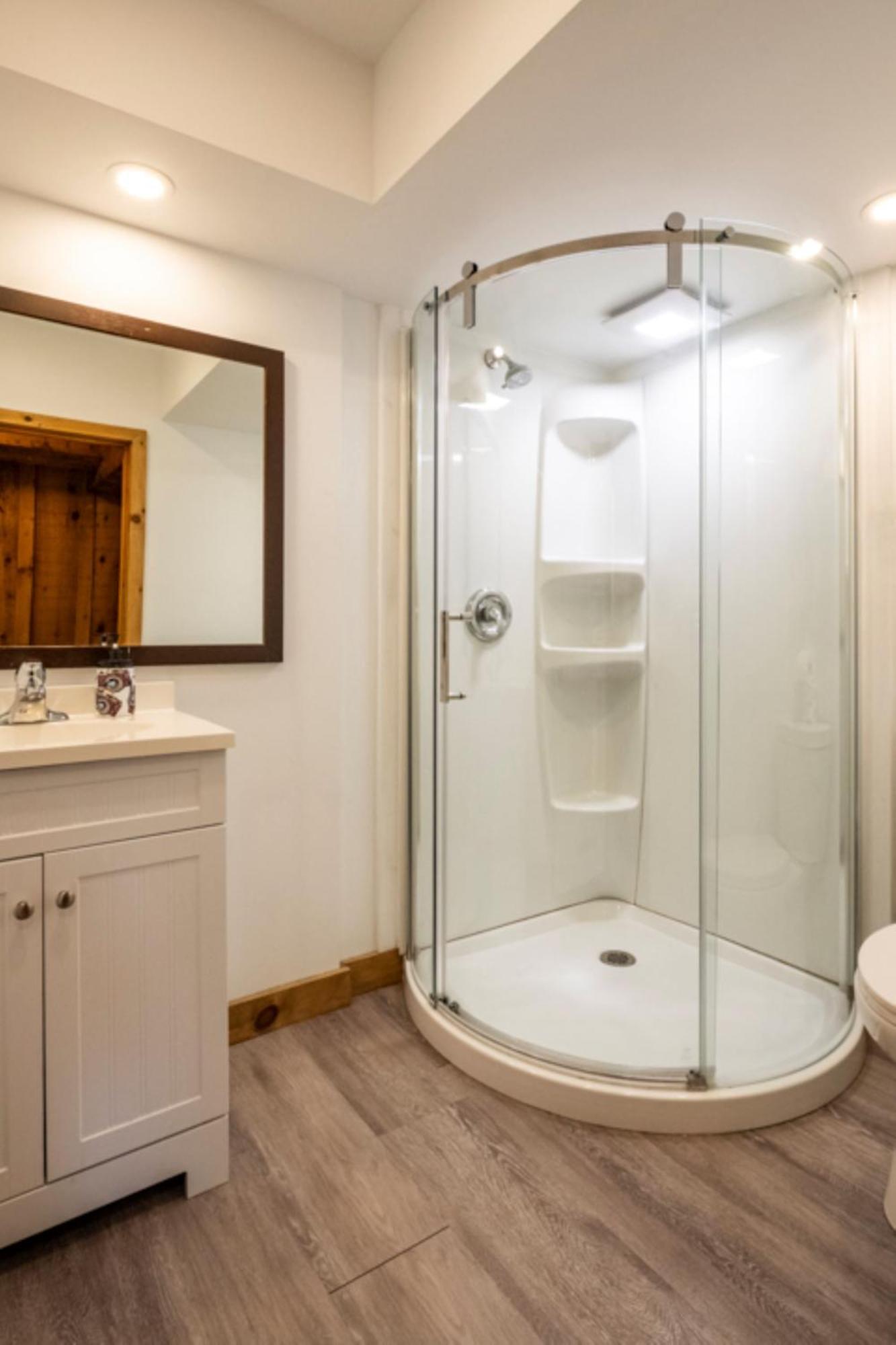 Chalet 4 Bedroom Blue Mountain Near The Village, Private Access, Petfriendly Blue Mountains