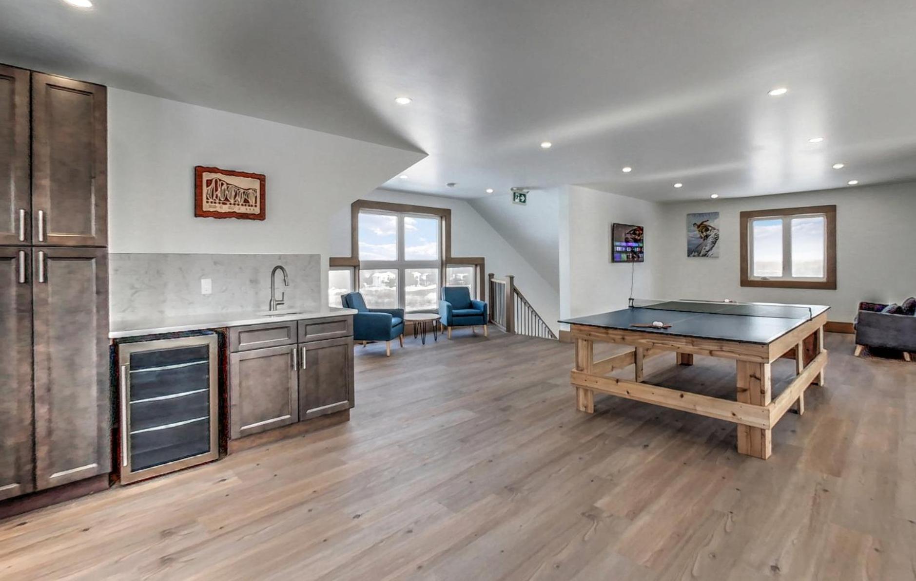 Chalet Brand New Luxury At Blue Mountain Hills, Hot Tub, 7 Baths