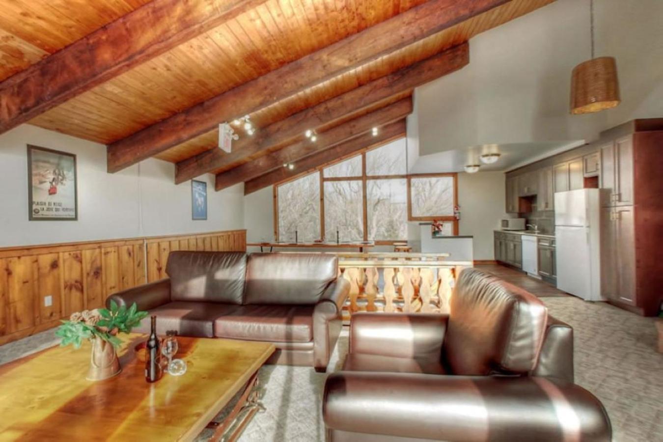 8 Bdrm Blue Mountain Cottage, Large Groups, Private Access, Hot Tub, Sauna, Ping Pong Table Perfect For Large Groups, Petfriendly *