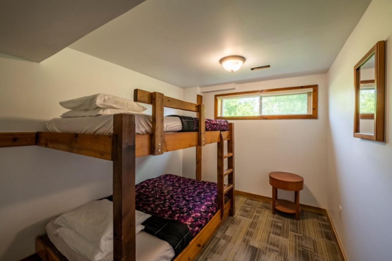 Chalet 6 Bdrm At Blue Mountain, Private Access, Hot Tub, Sauna, Bbq, Petfriendly *