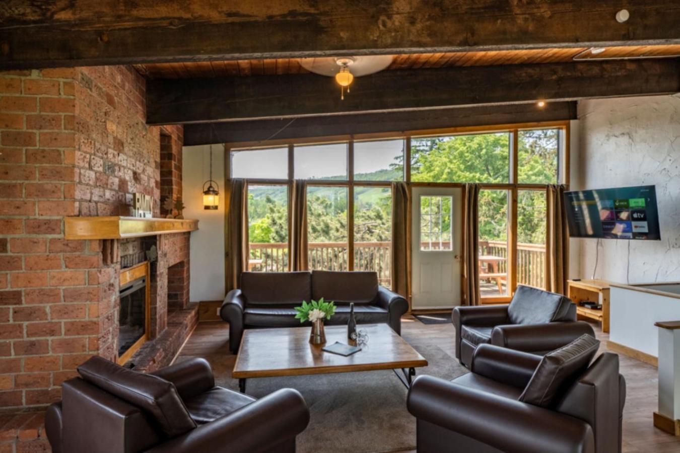 6 Bdrm At Blue Mountain, Private Access, Hot Tub, Sauna, Bbq, Petfriendly Chalet Blue Mountains