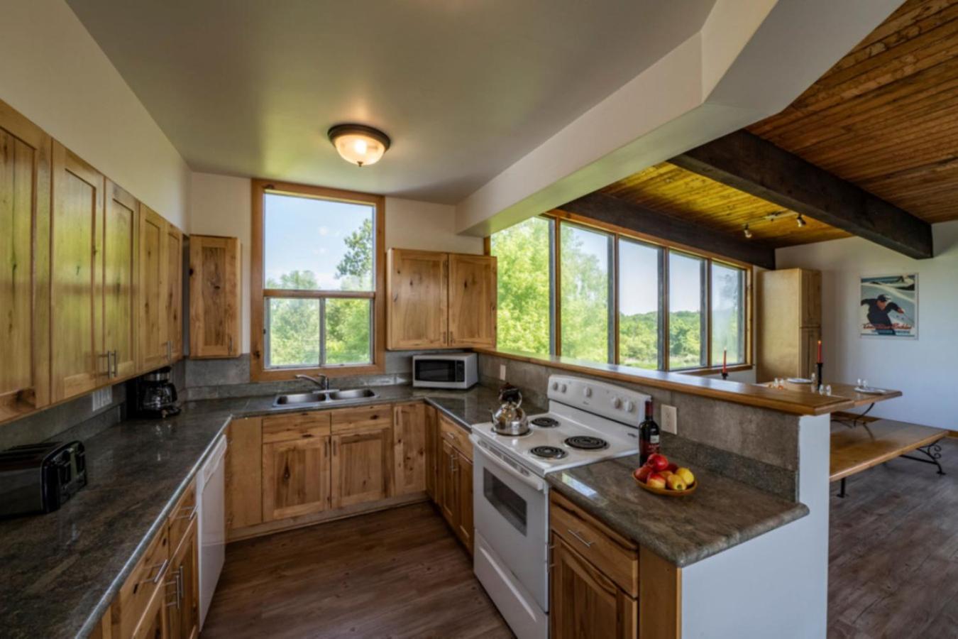 Chalet 6 Bdrm At Blue Mountain, Private Access, Hot Tub, Sauna, Bbq, Petfriendly Blue Mountains
