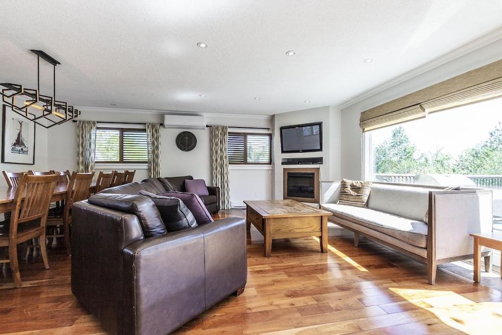 Panoramic-blue Mountain-balcony-sauna-backyard-king Chalet Blue Mountains