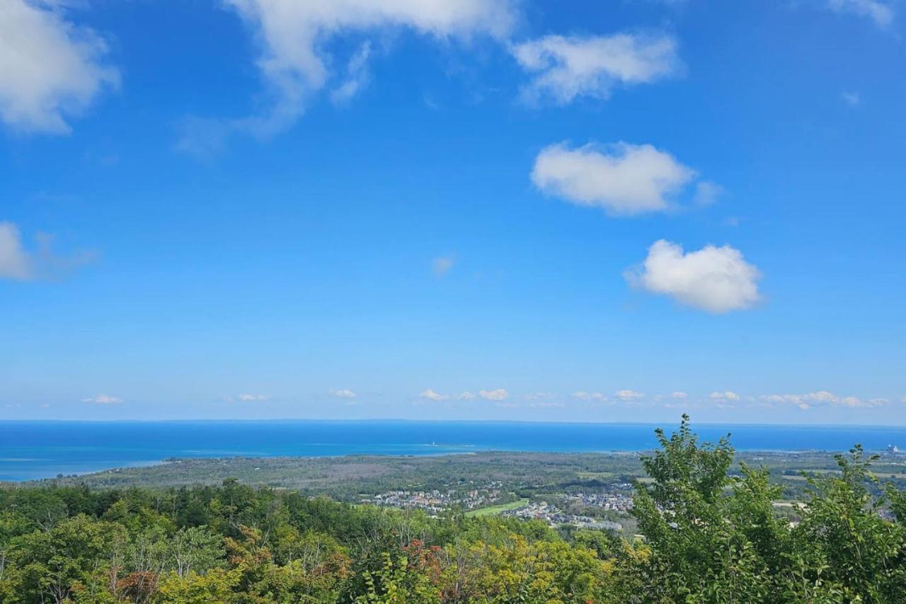 Chalet Just Steps From Blue With The Perfect View - 7br