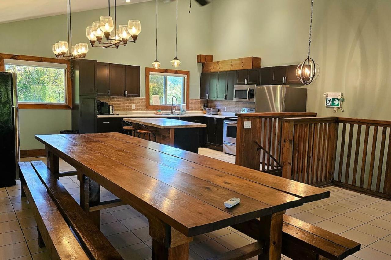 Chalet Just Steps From Blue With The Perfect View - 7br *