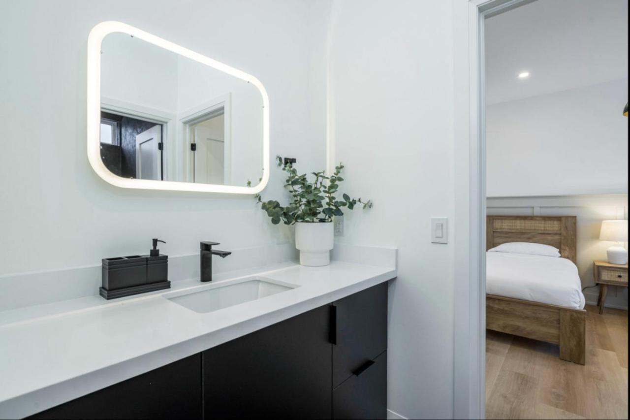 The Luxury Black Rose At The For 20 Chalet Blue Mountains