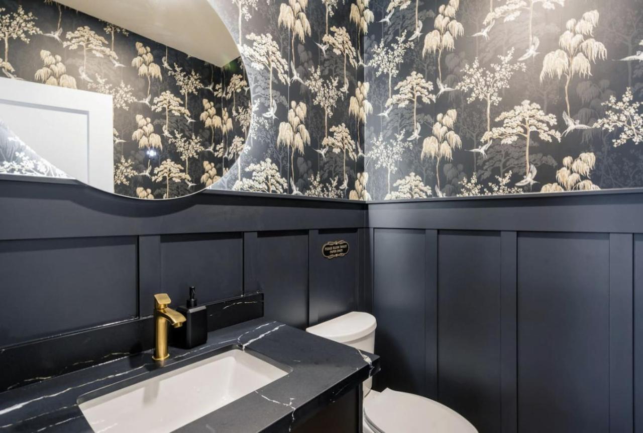 The Luxury Black Rose At The For 20 Chalet *