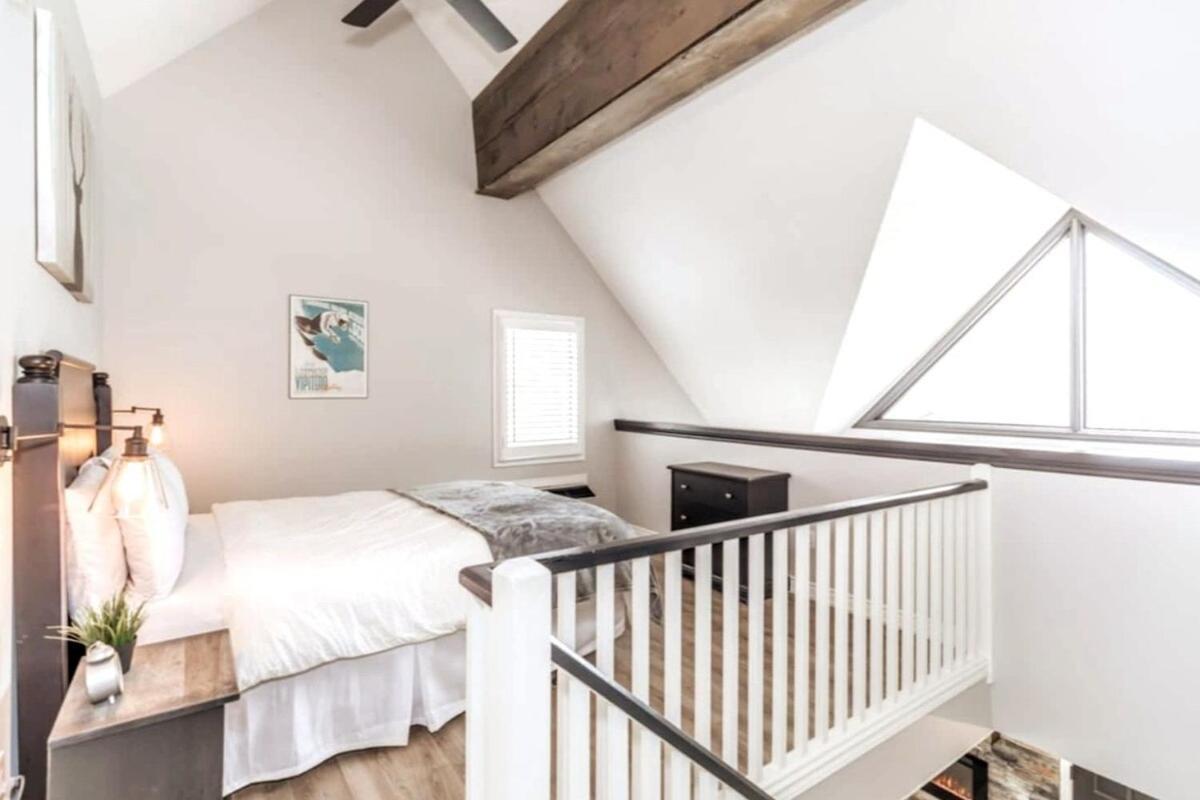 Rustic Loft At Blue Apartment