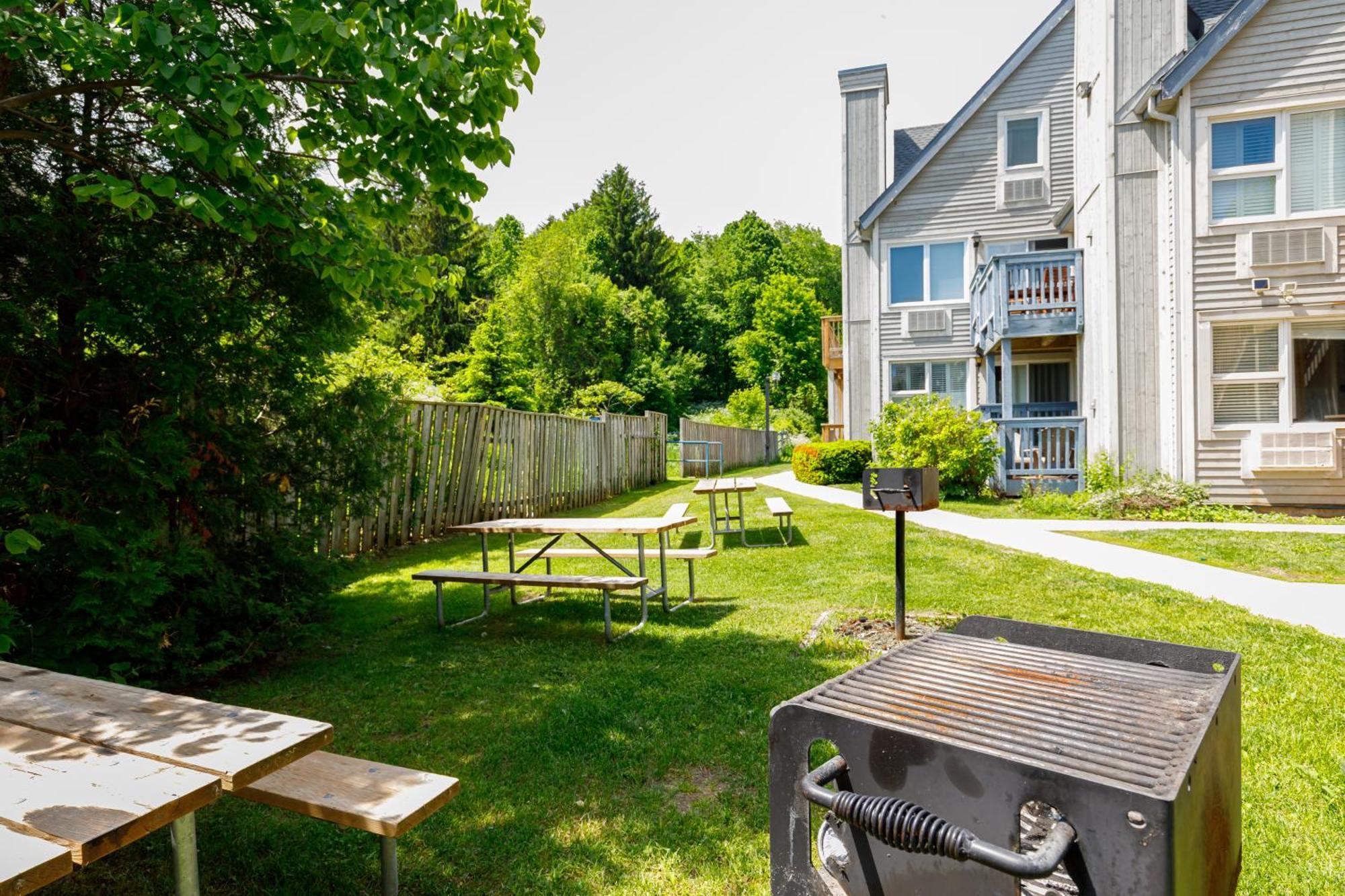 Mountainside 2 Bed 2 Bath With Laundry * Blue Mountains