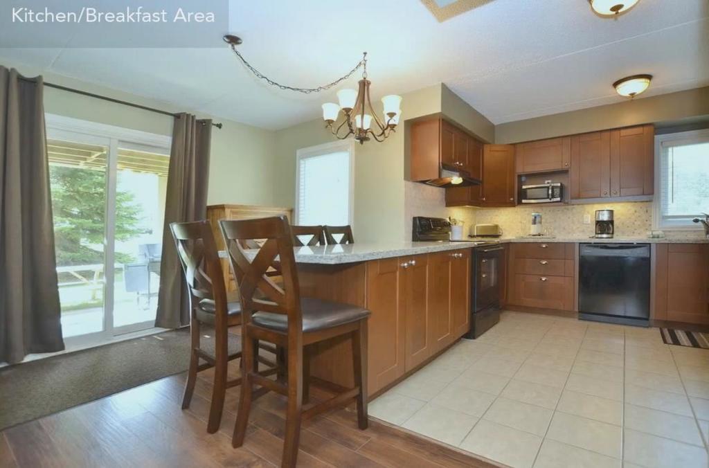 Large Modern Ground Floor At Mountain Walk