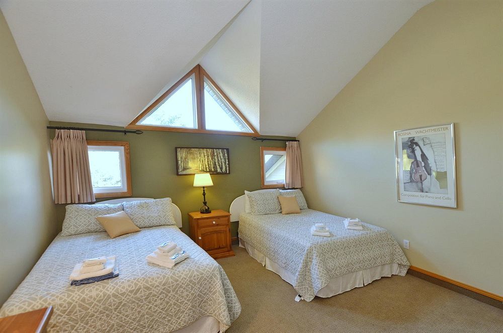 The At Blue Mountain Chateau Ridge Hotel