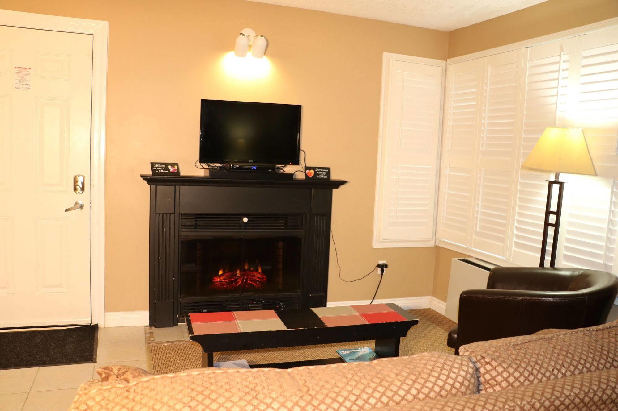 Blue Mountain Suites *