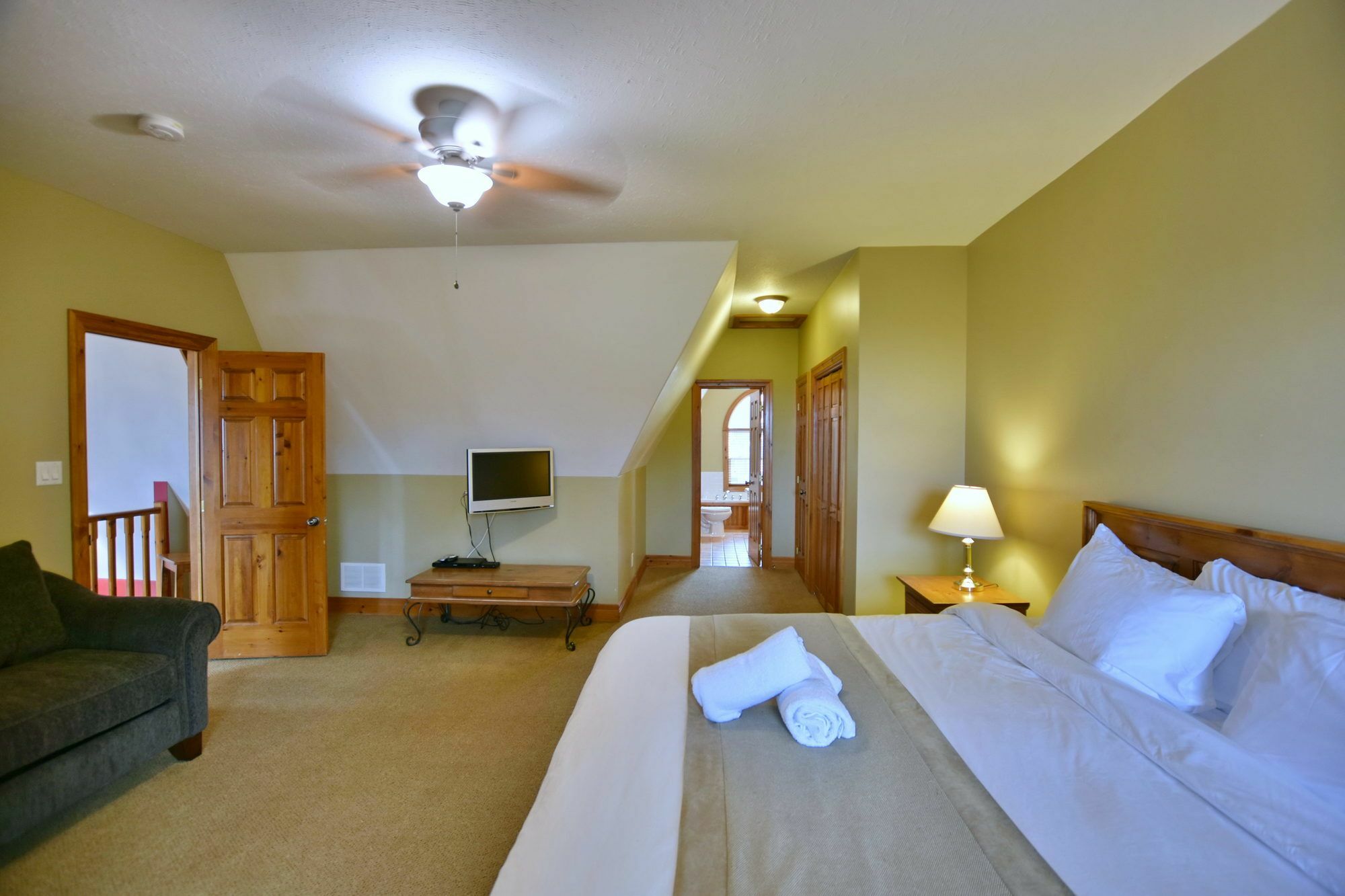 The At Blue Mountain Historic Snowbridge Apartment Blue Mountains