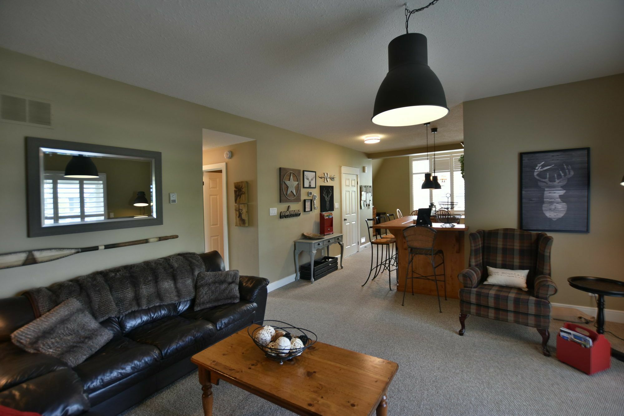 The At Blue Mountain Historic Snowbridge Apartment