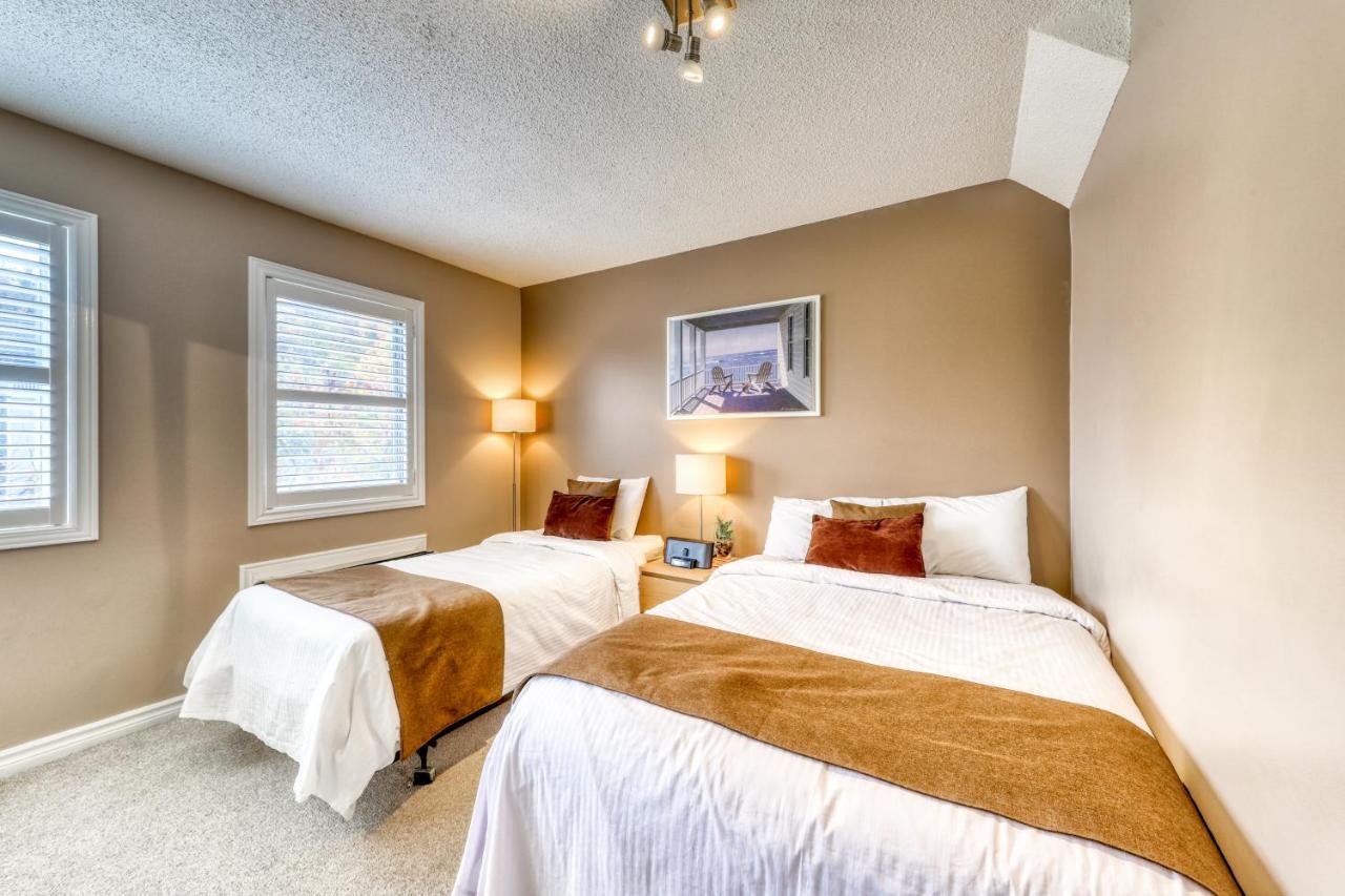713 At North Creek Apartment