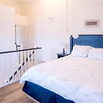 Loft With A View Of Blue - Free Wifi, Linens And Towels Included