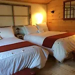 The Retreat House Blue Mountain