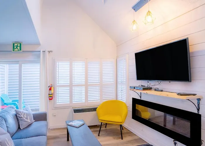 Loft With A View Of Blue - Free Wifi, Linens And Towels Included