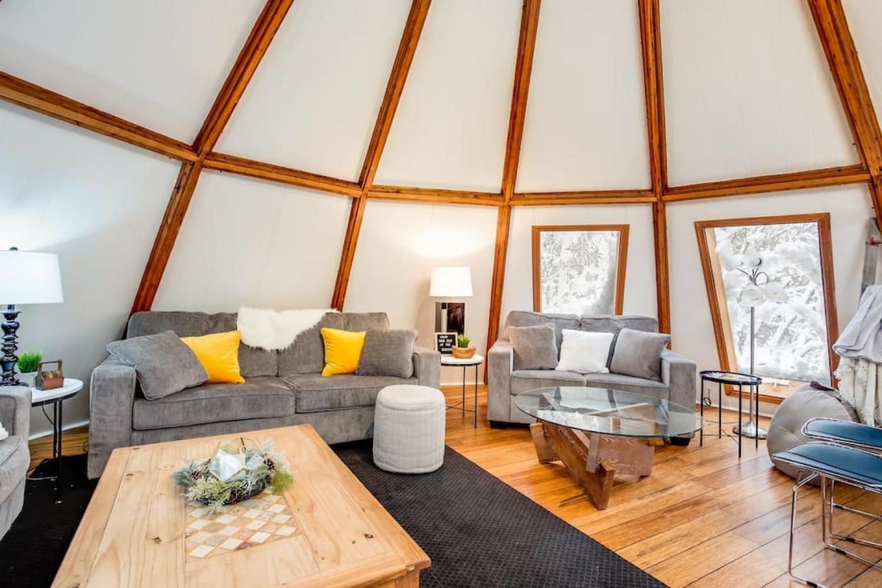 The Beehive W Hot Tub Sauna & Fireplace Holiday home *