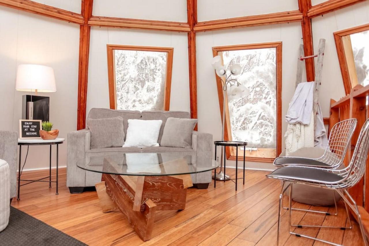 Holiday home The Beehive W Hot Tub Sauna & Fireplace