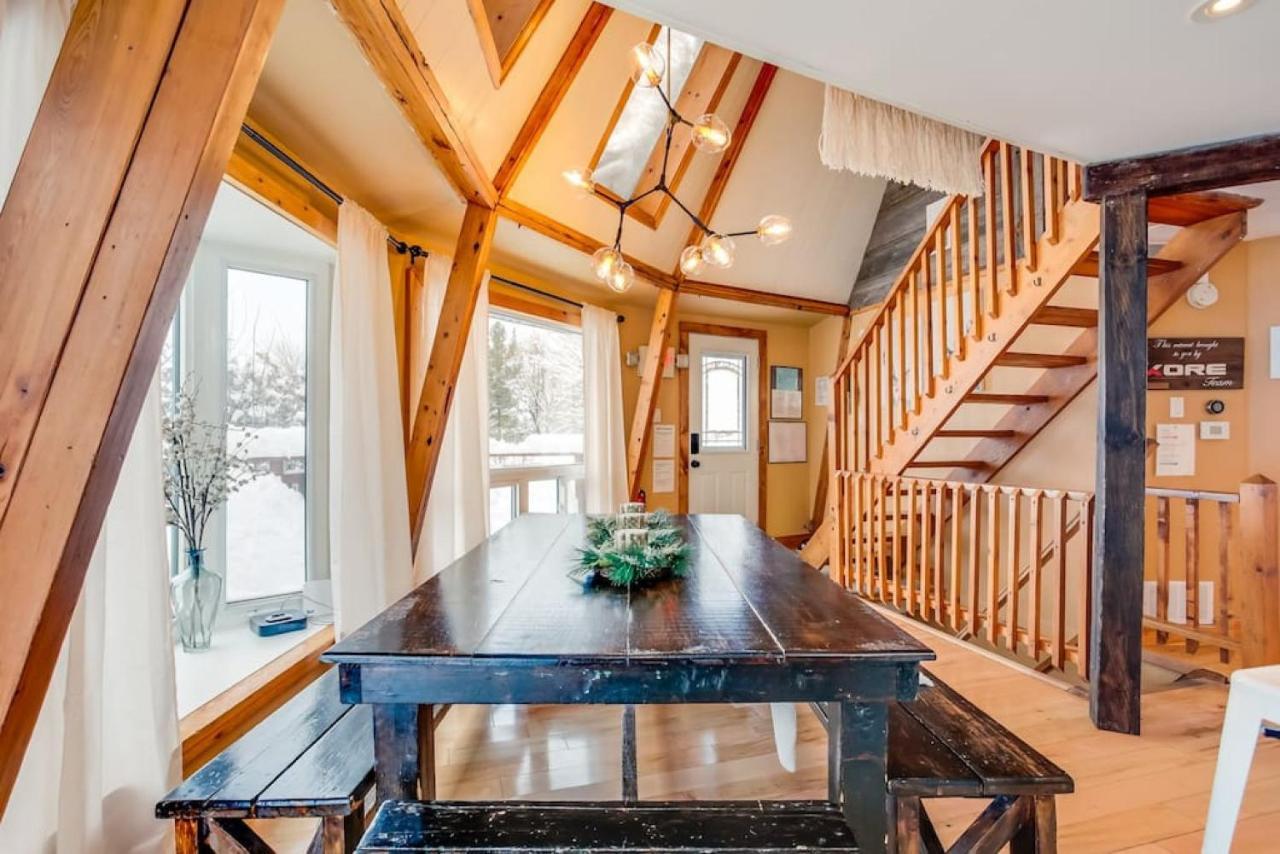 The Beehive W Hot Tub Sauna & Fireplace Holiday home *