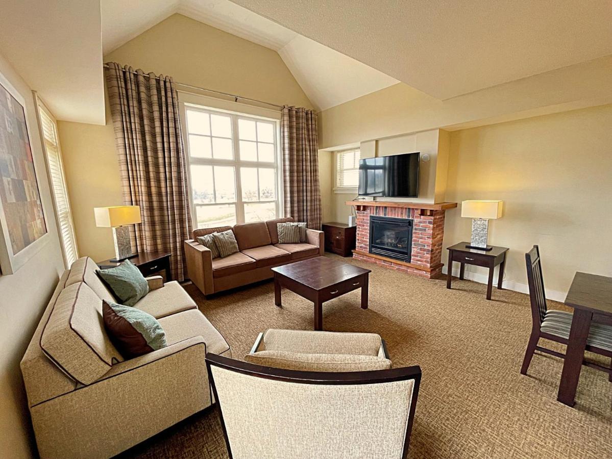 Spacious Blue Mountain 2 Storey - Wifi, Pool, Close To The Village & Golf Apartment *
