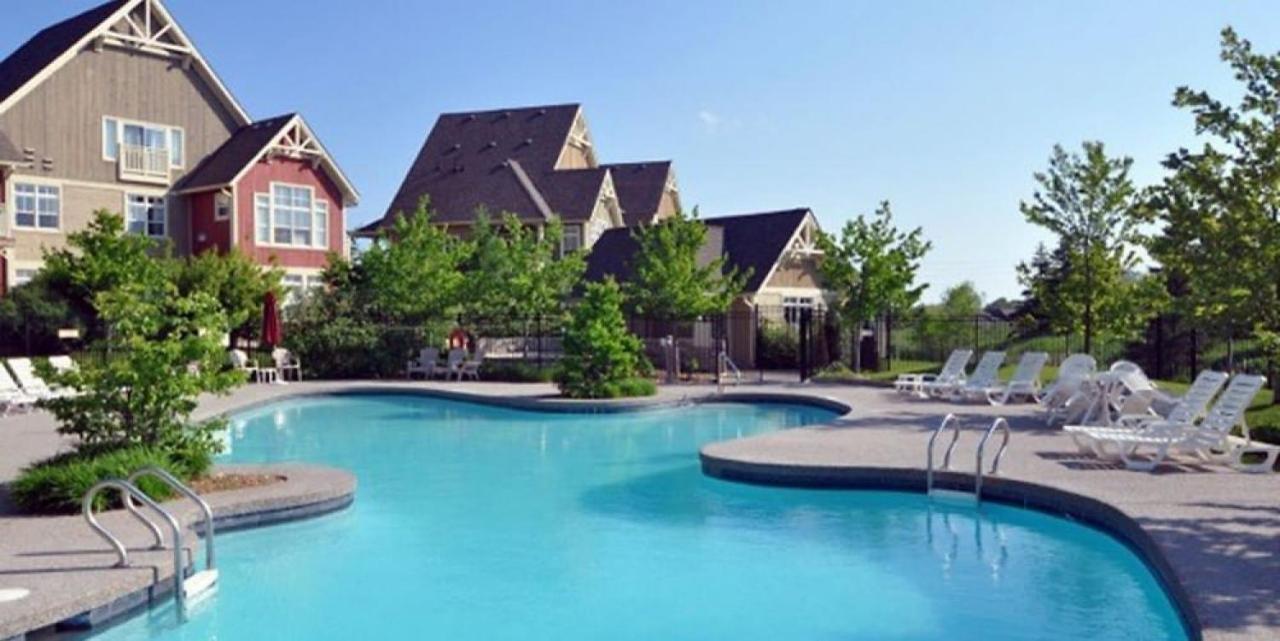 Spacious Blue Mountain 2 Storey - Wifi, Pool, Close To The Village & Golf *